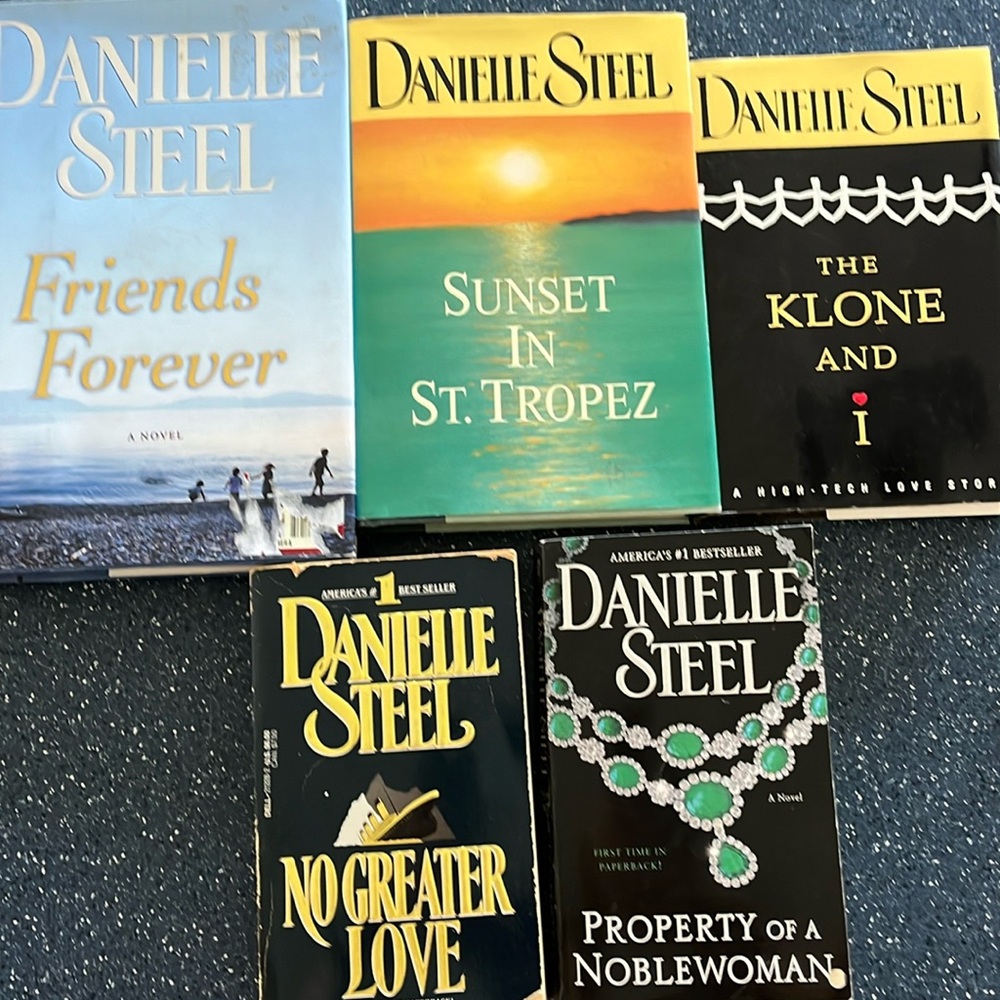 COPY - 5 Danielle Steel Novels - 3 Hardcover and 2 paperback